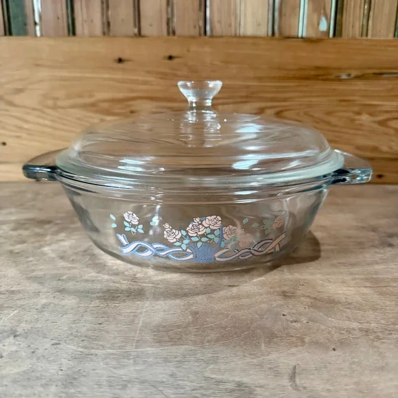 Anchor Hocking  1.5 Qt Covered Glass Casserole “Pink Roses in Basket” 1989 - Picture 7 of 15